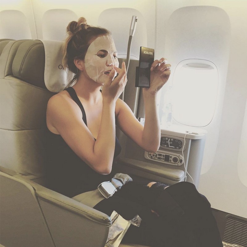 18 In-Flight Skincare Products To Take On The Plane 