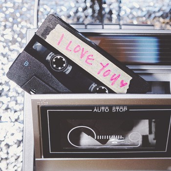 12 Top Playlists For The Ultimate Date Night