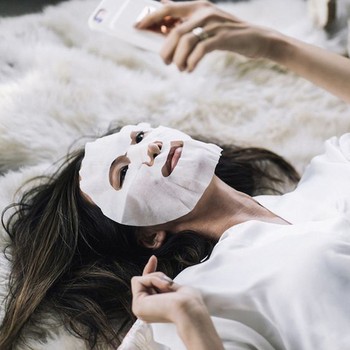 Why You Should Use a Dry Sheet Mask