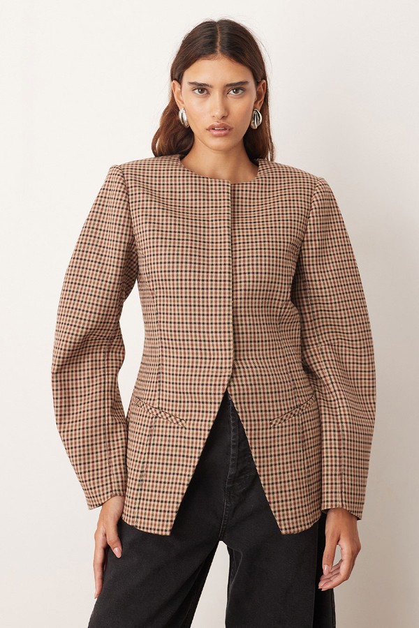 Clean Collarless Sculpted Blazer