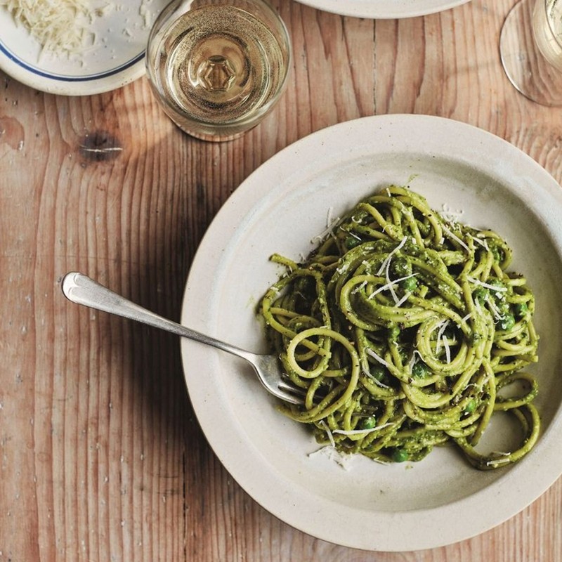 Spaghetti With Peas & Pesto 