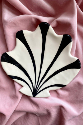 Classical Shell Side Plate from Minnie Mae-Stott