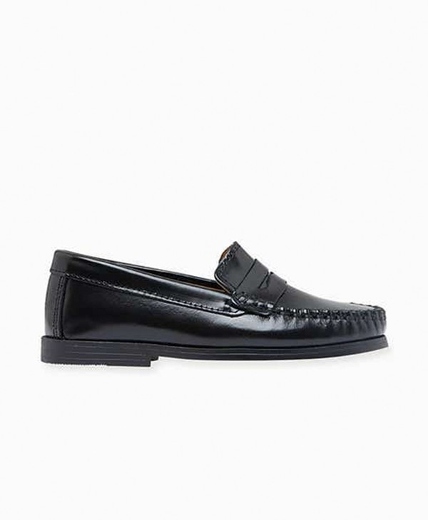 Black Loafers Castellanos from La Coqueta