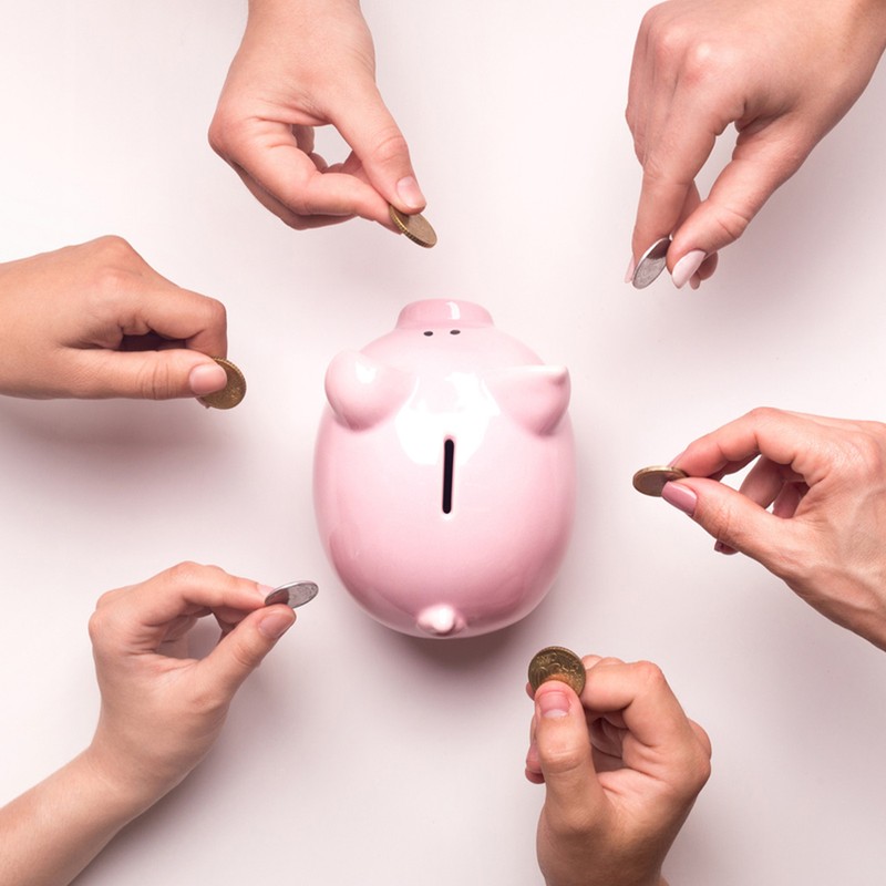 The Pros & Cons Of Hiring A Financial Advisor