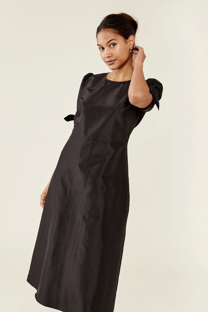 Round Neck Tie Sleeve Midaxi Tea Dress from Finery London