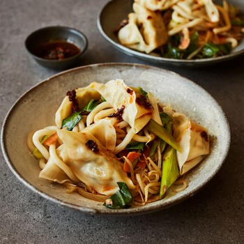 Yaki Udon with Vegetable Gyoza