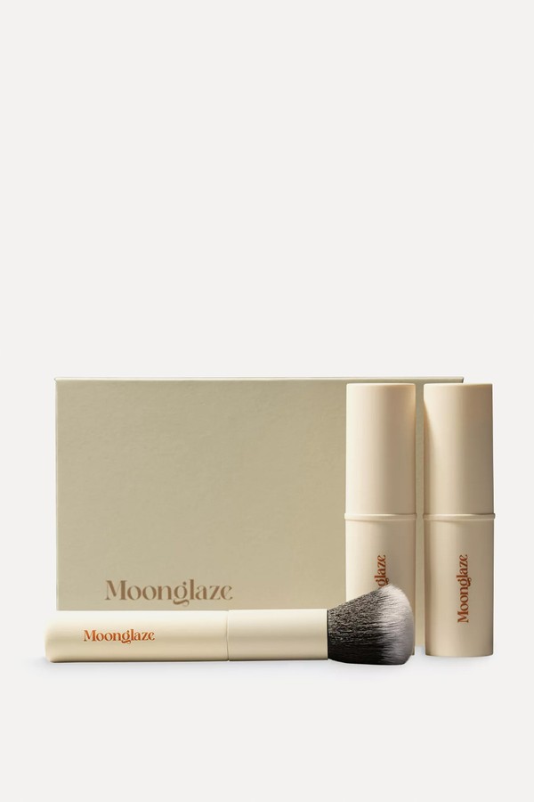 Make-Up & Brush Set from  Moonglaze