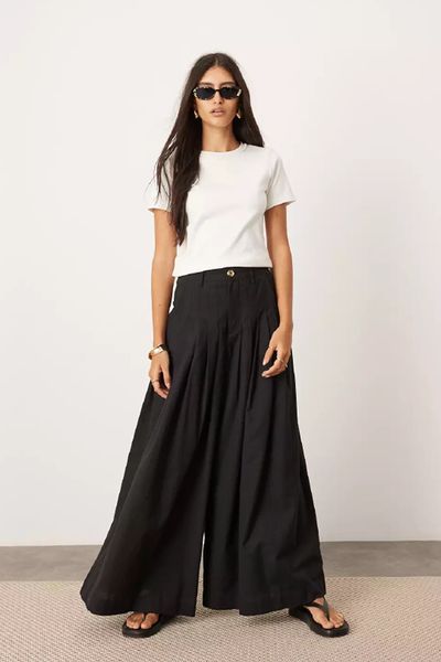 Ultra Wide Leg Linen Low Rise Pleat Front Trouser