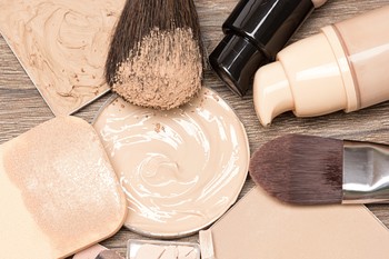 How To Declutter Your Make-Up