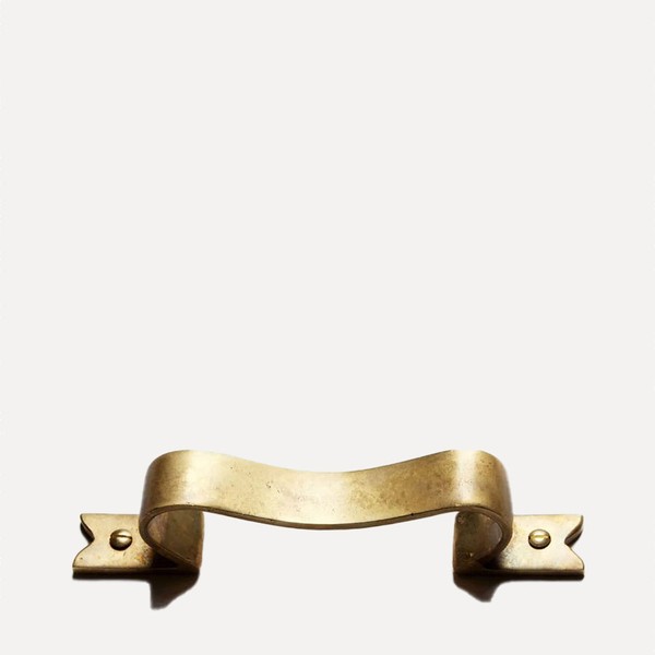 The Bow Handle from Beata Heuman