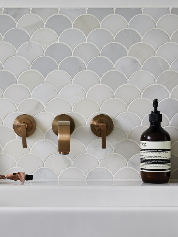How To Use Marble In A Bathroom 