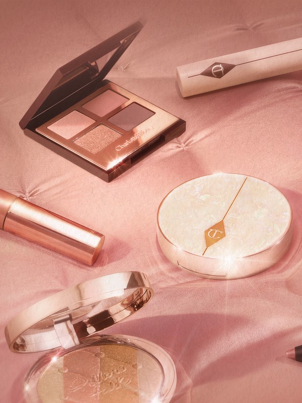 We Tried Charlotte Tilbury's Highly Anticipated Pillow Talk Blush Wand, See Photos