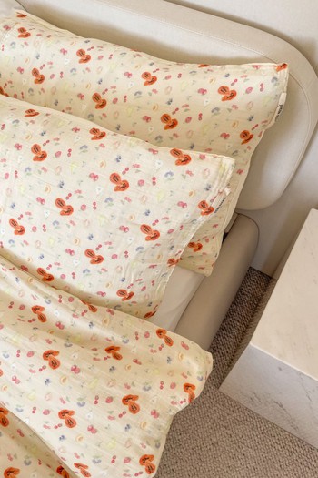 Muslin Fruit Print Duvet Cover from Djerf Avenue