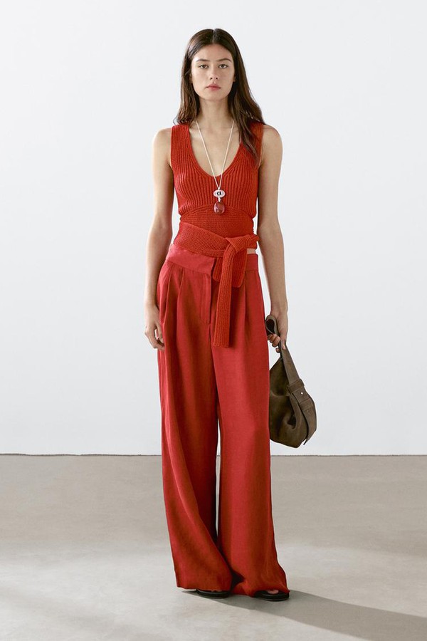 Flowing Trousers With Darts