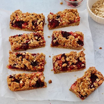 Apple & Blackberry Crumble Bars