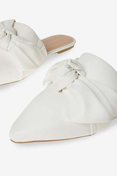 White PU Heaven Twist Bow Mules