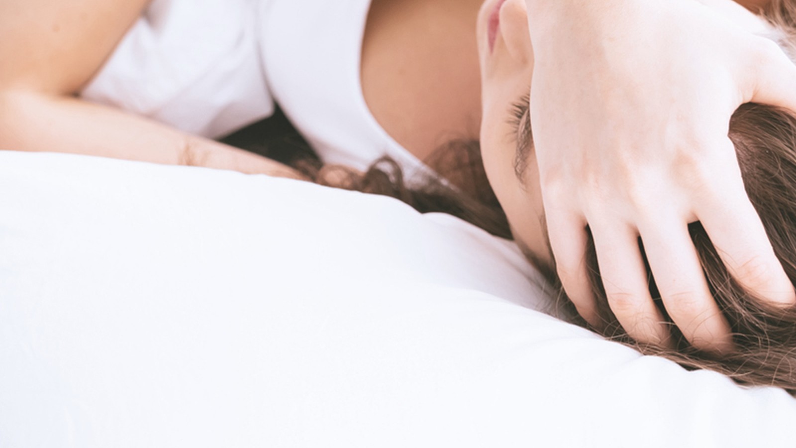 An Expert's Guide To Dealing With A Hangover | SheerLuxe