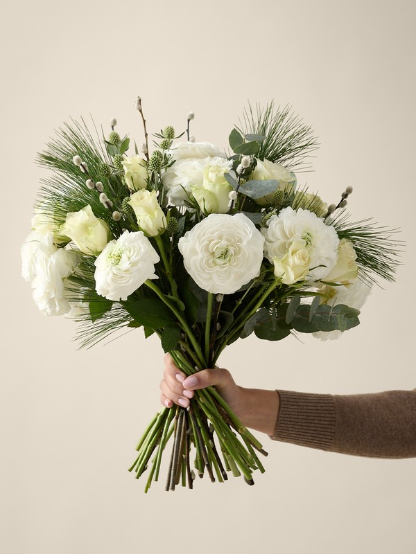 Kelly Hoppen Christmas Bouquet With Ranunculus
