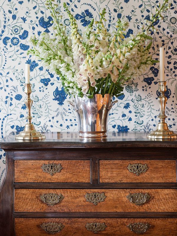 22 Antiques We Love This Month 