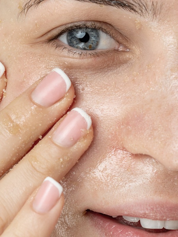 9 Skincare Experts Share Their 2022 Resolutions