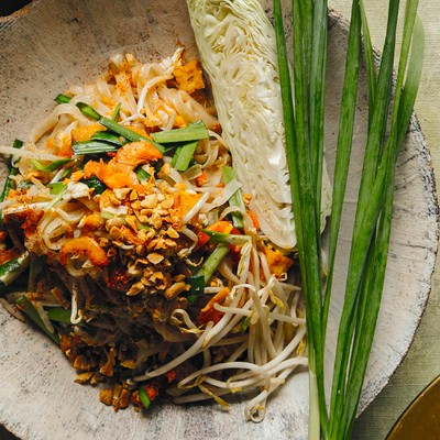 Pad Thai Stir-fried Rice Noodles With Dried Prawns & Bean Sprouts