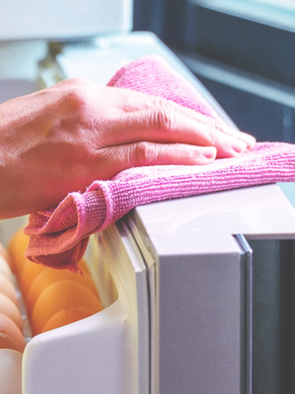 7 Steps To Clean Your Fridge 