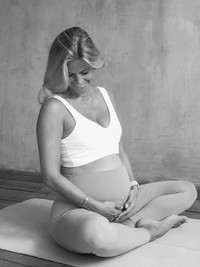 The Best Pre & Postnatal Fitness Platforms To Know