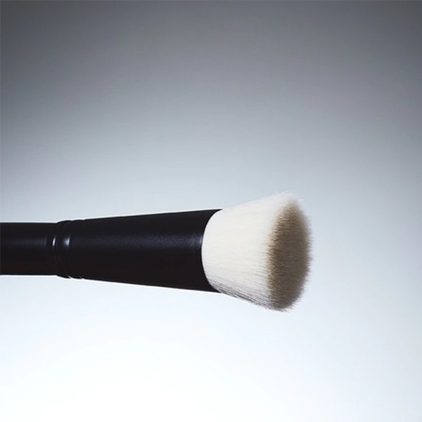 Jerry Make-up Brush from emJ Company