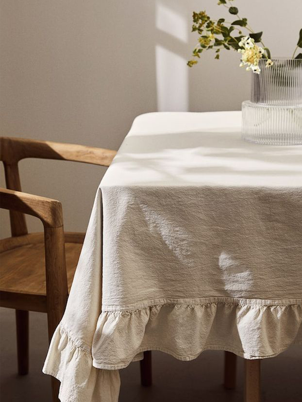 28 Pretty Tablecloths For Summer Entertaining 