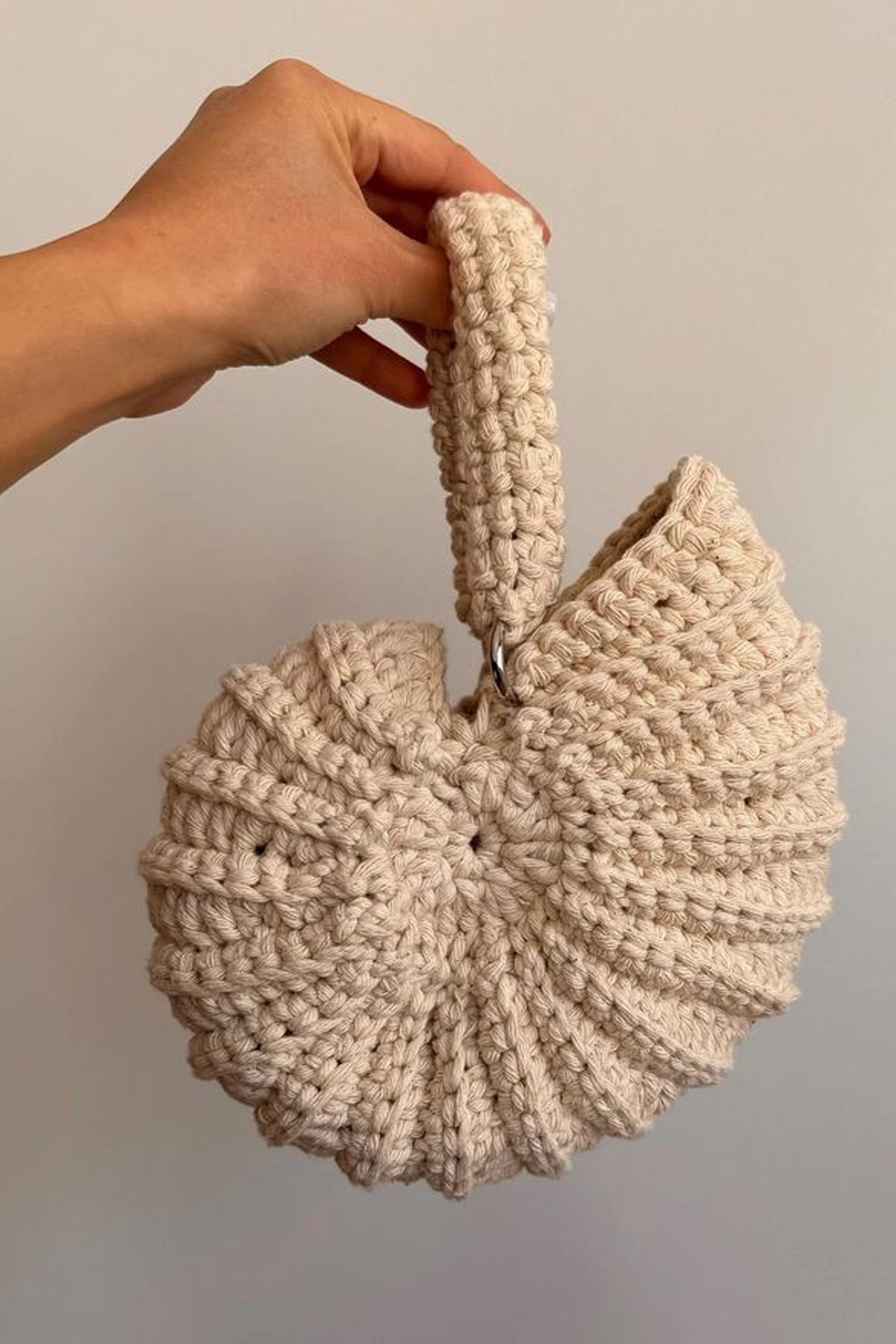 Seashell Holding Shape Crochet Summer Bag from LuysCrafts