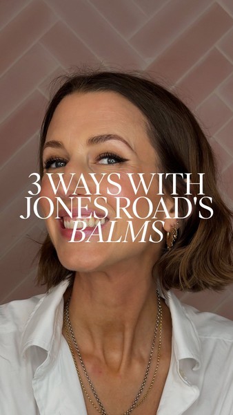 On this week’s Beauty Spot, Zoe Taylor shows us 3 ways to use the Jones Road Beauty Miracle Balm – save for your next look….