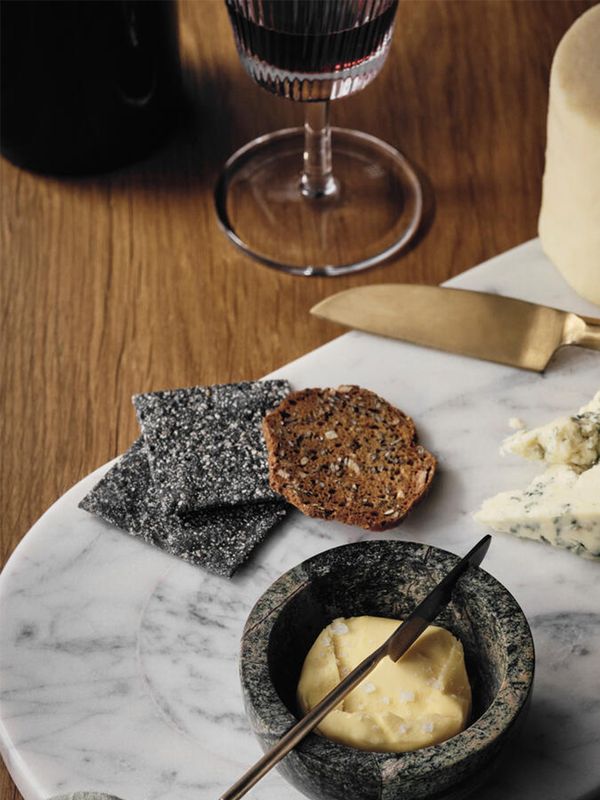 How To Put Together The Ultimate Cheeseboard