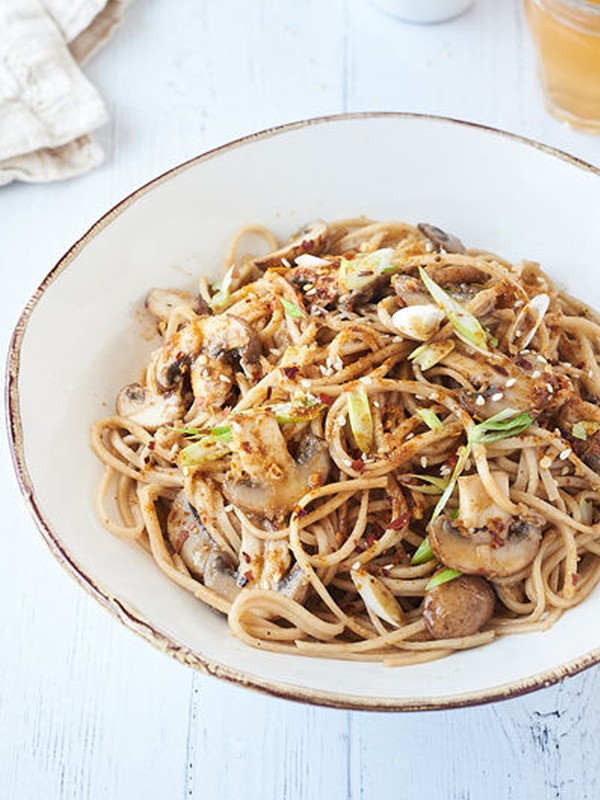 Stir Fried Mushroom Noodles