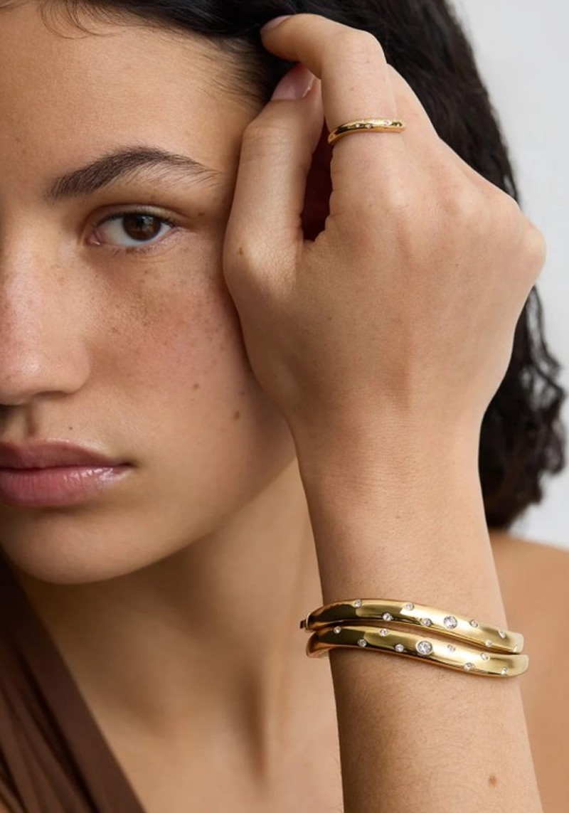 Wave Bangle With Stones 