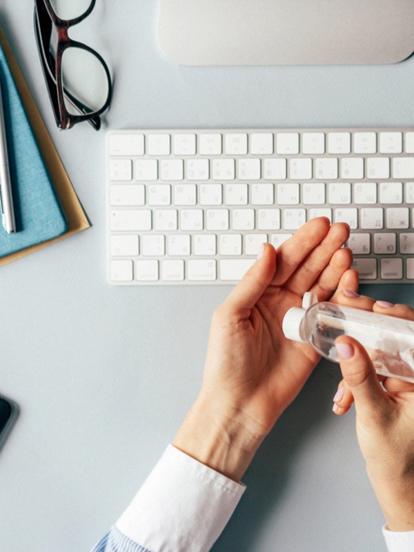 How To Keep Your Office Desk Clean & Organised