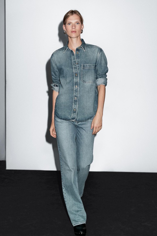Loose-Fitting Denim Shirt With Pockets