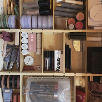 This Is How A Pro Make-Up Artist Stores Her Beauty Stash