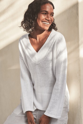 Linen V-Neck Jumper