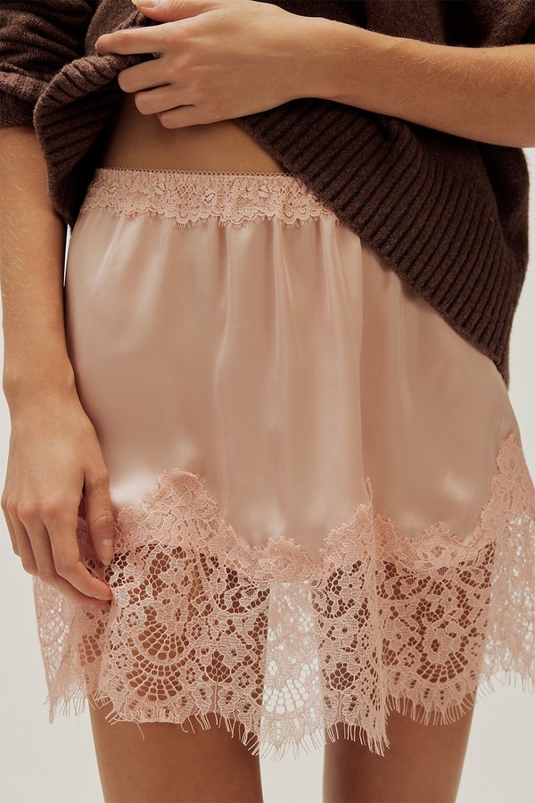 Meet In The Middle Half Slip