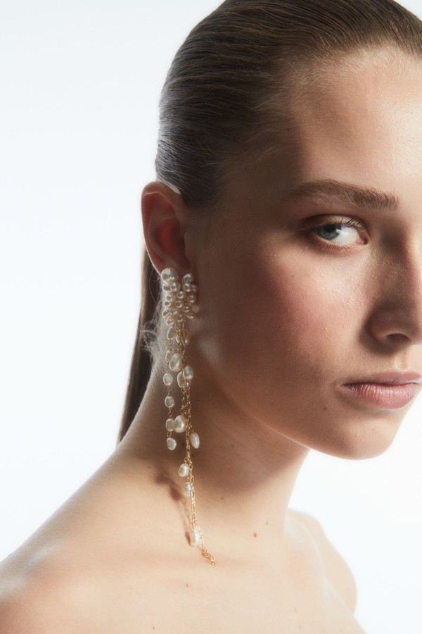 Mismatched Freshwater Pearl Earrings from COS