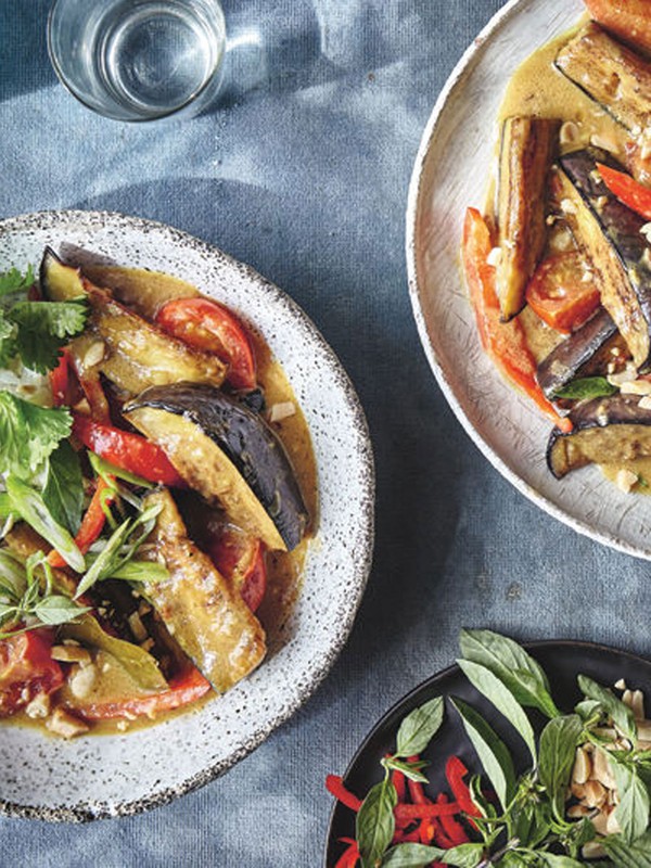 Aubergine & Peanut Curry 