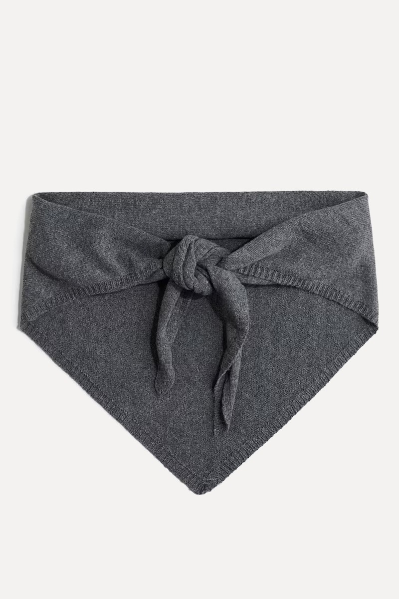 Fine-Knit Triangular Scarf