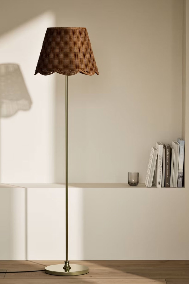 Wicker Scallop Shade Floor Lamp