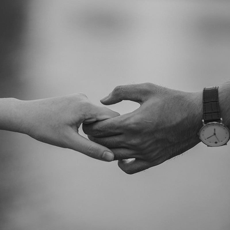 Should You Keep Photos & Presents From An Ex?