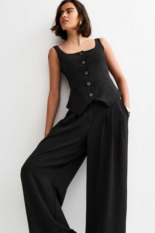 Wide Leg Pleated Trousers