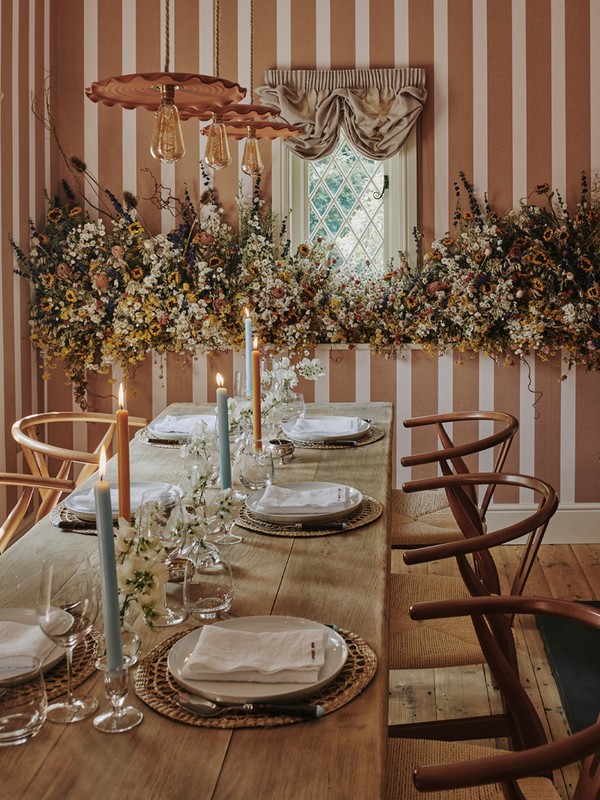 Take A Look Around This Fresh & Fun Country Cottage