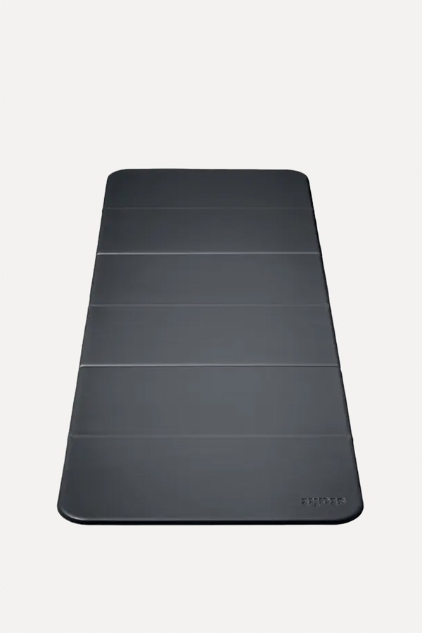 2-In-1 Foldable Fitness Mat from Stakt 