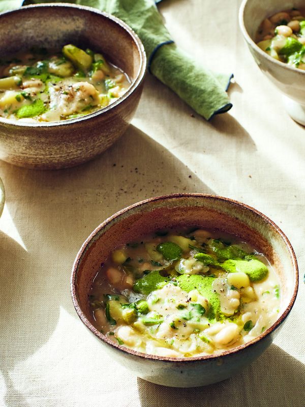 Wild Rocket & Cannellini Bean Soup With Pesto