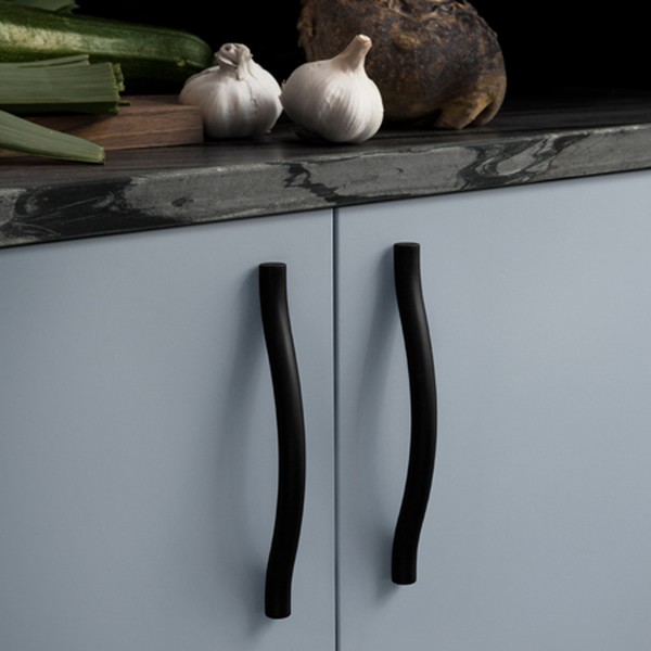 Swell Handle In Deep Matte Black from Superfront
