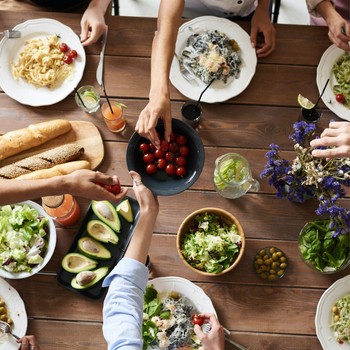 A Dietician’s Guide To Healthy Entertaining 